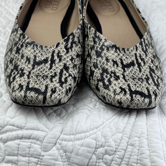 Franco Sarto Womens 7M Black/White Snake Skin Man Made Leather Slip On Shoe - Picture 4 of 10